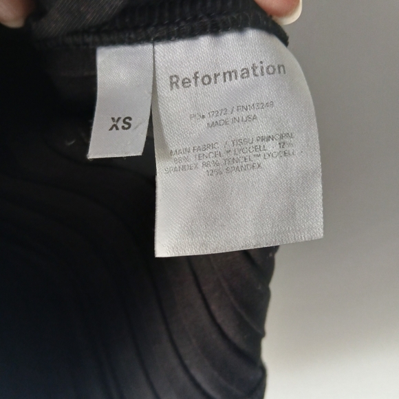 Reformation Charcoal Pleated Short Sleeve Top - Picture 5 of 8